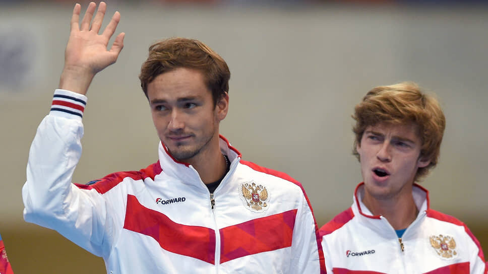 Фото: Кристина Кормилицына / Коммерсантъ📷Даниил Медведев (слева) и Андрей Рублев
