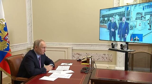    Владимир Путин на церемонии запуска производства на заводе «Титан-Полимер» Администрация президента России