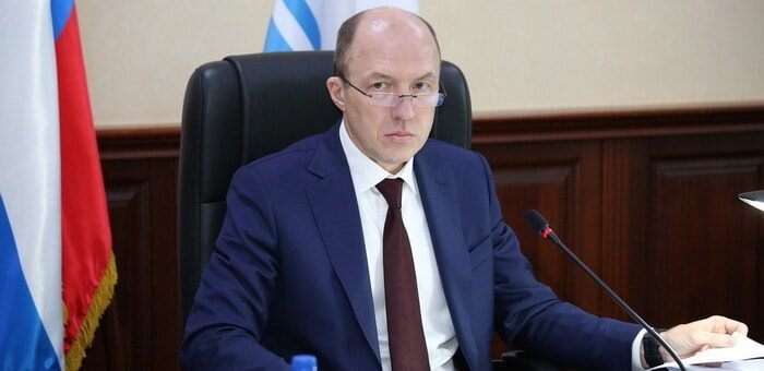 Фото главы республики алтай Олег Хорохордин поручил срочно выплатить премии городским педагогам Алтай. Главн