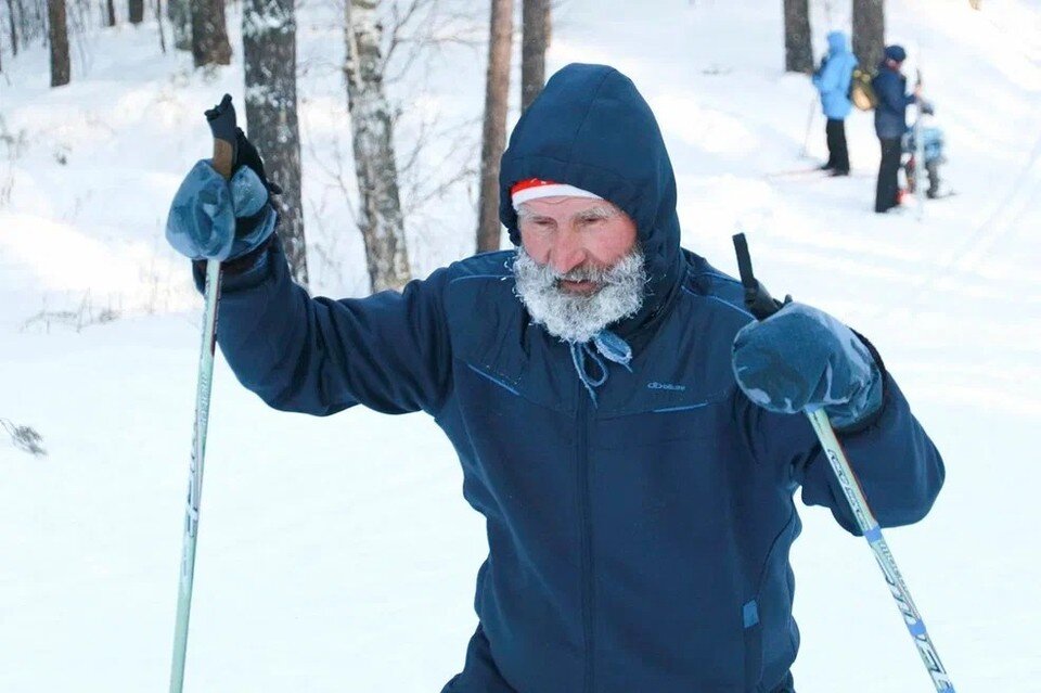     Многие пенсионеры чувствуют, что еще полны сил и не хотят просто сидеть на пенсии. Олег УКЛАДОВ