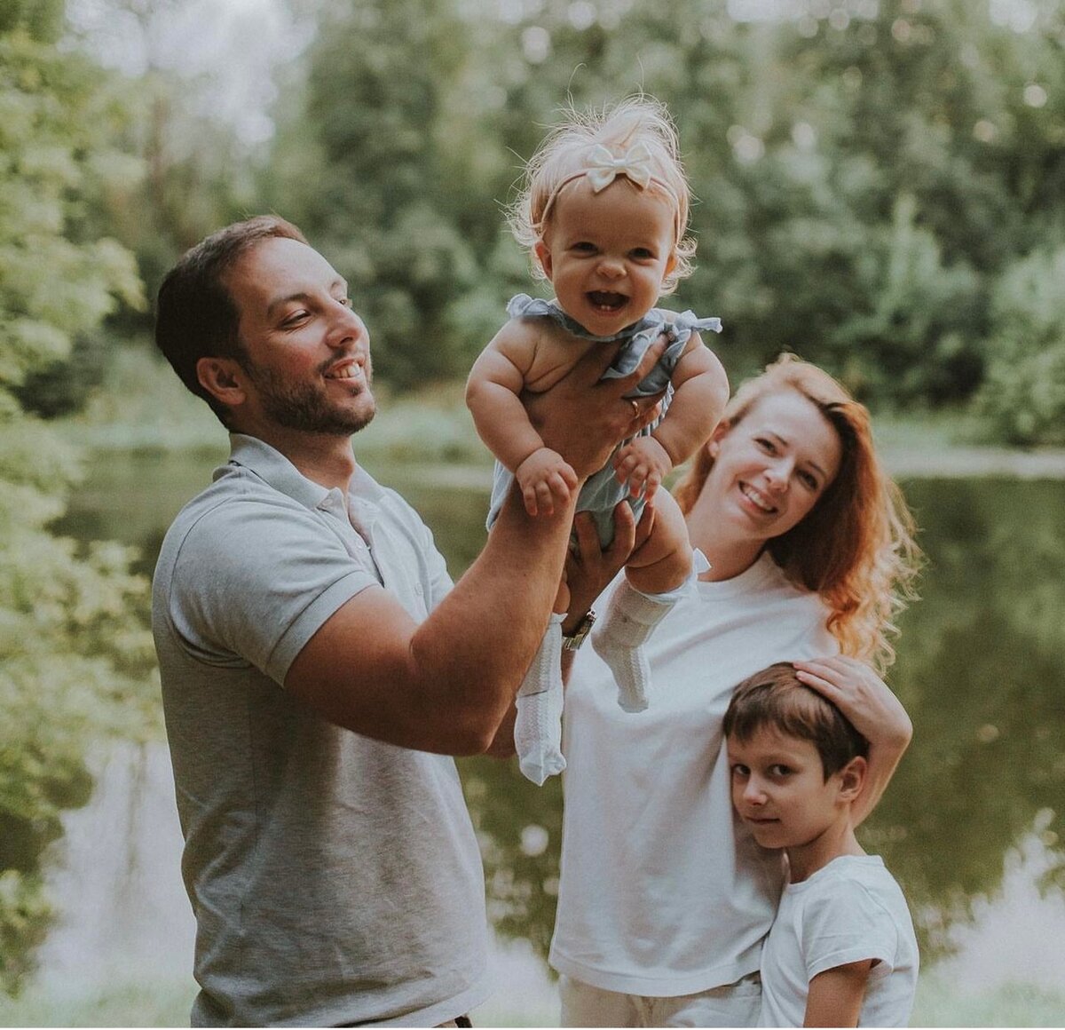    Женя Огурцова с супругом и детьми Фото: Инстаграм (запрещен в РФ)