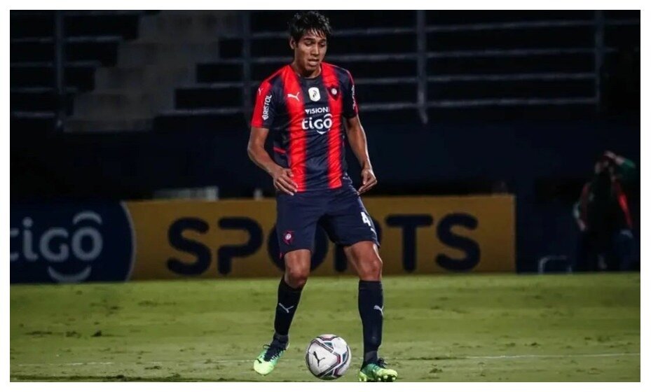    22-летний Дуарте продолжит карьеру в России. Фото: соцсети Алексиса Дуарте