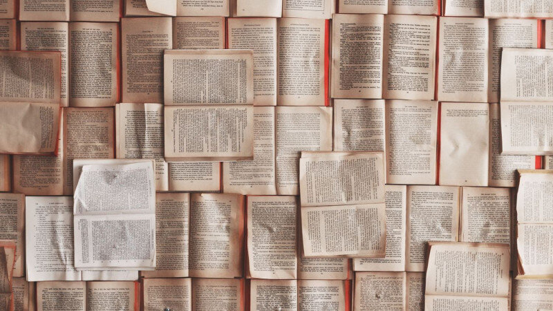     Много книг. Образование. СС0