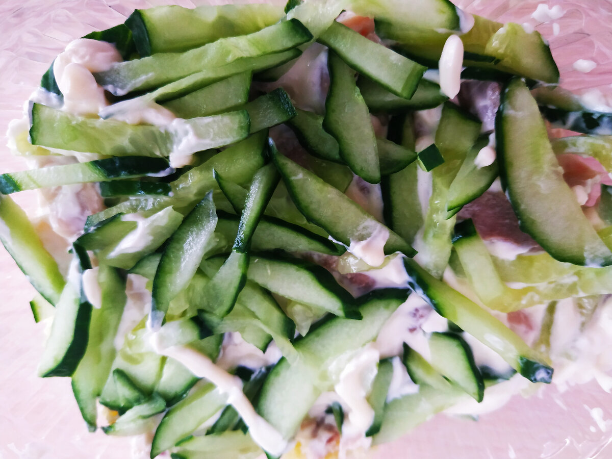 Фото автора. А это мой любимый салат из тех, что я дегустировал из магазина "Магнит Экстра", раздел "Кулинария".