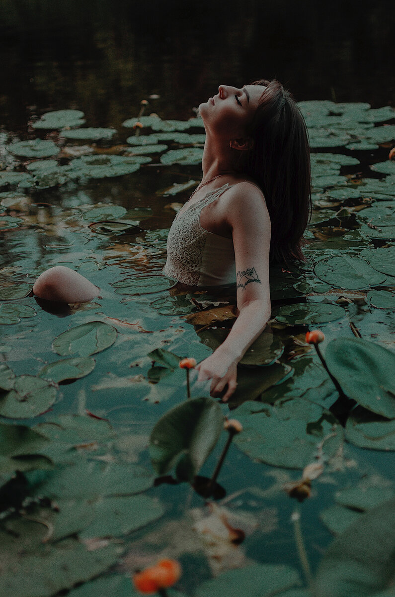 "Ищу хорошую ведьму", Екатерина Широкова. Фото Artem Ivanchencko Unsplash
