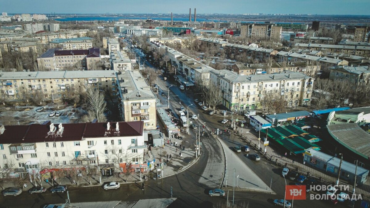     Утром 22 февраля сразу в нескольких регионах России по радио передали сигнал «Воздушной тревоги». Аналогичное предупреждение об угрозе услышали жители Волгоградской области, однако официального подтверждения информации нет.