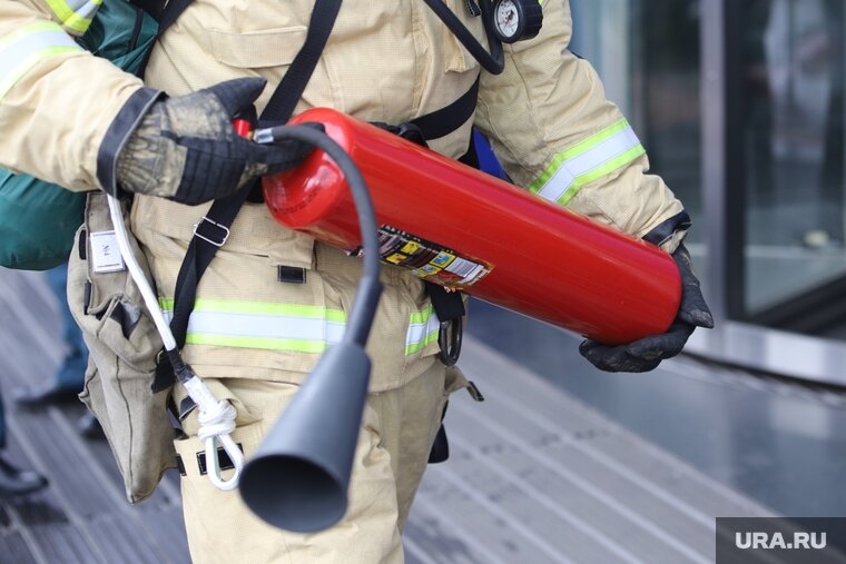    У ТРЦ были замечены пожарные расчеты