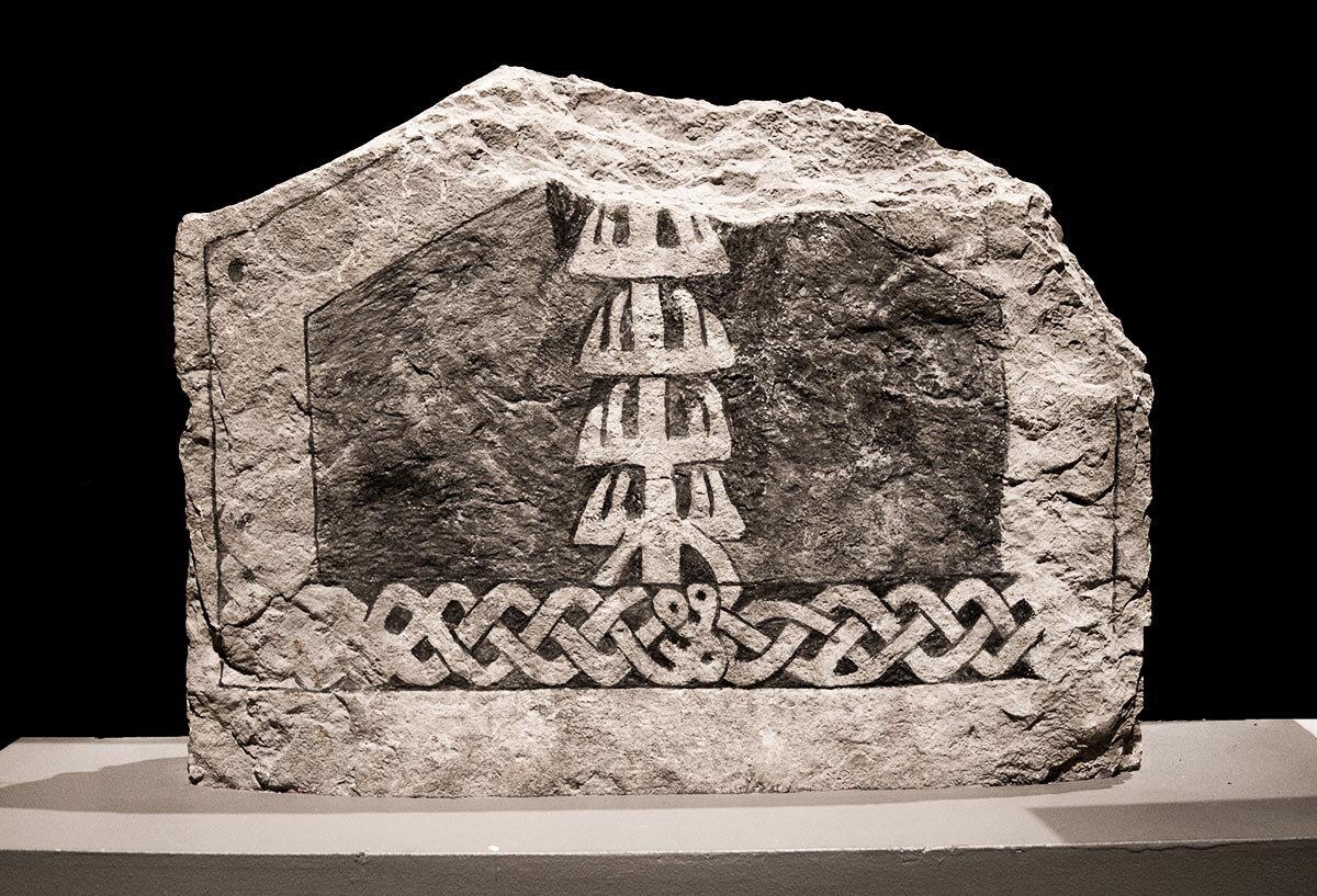 Камень с изображением, изображение не поддается расшифровке, 7 век. Музей Готланда