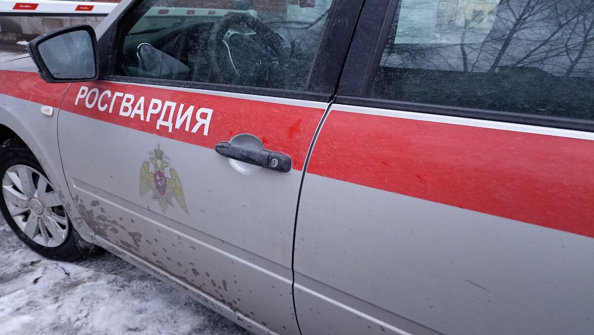 Росгвардия не дала жителю Кузбасса пройтись по школе. ФОТО: Царьград