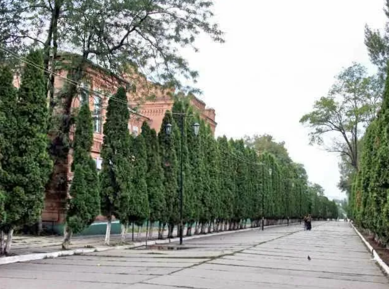 Площадь буйнакска