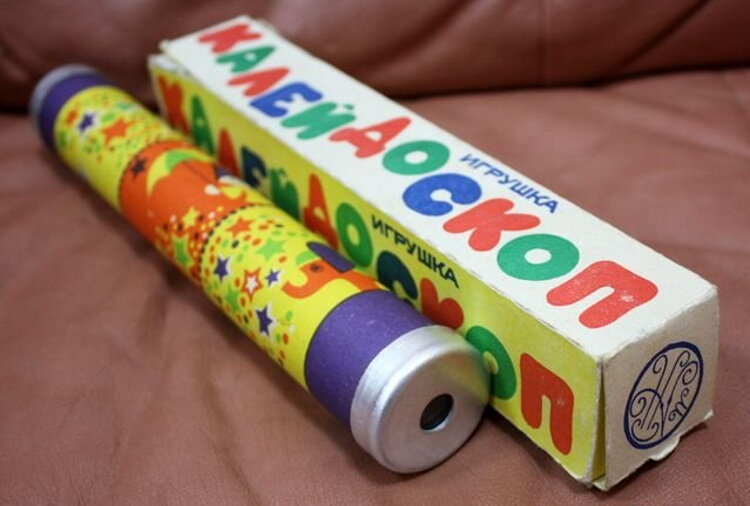 Пусть они были не такими яркими и продвинутыми, но любовь к ним до сих пор объединяет миллионы взрослых, когда-то бывших детьми В Советском союзе игрушки были «заточены» под реалии: не просто...-8