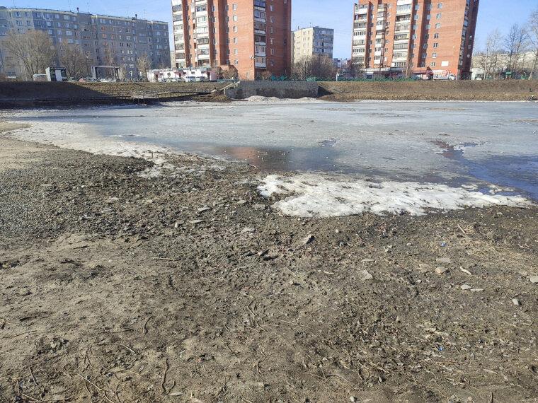    Пруд «Девичьи слезы» — излюбленное место отдыха у жителей Ленинского района