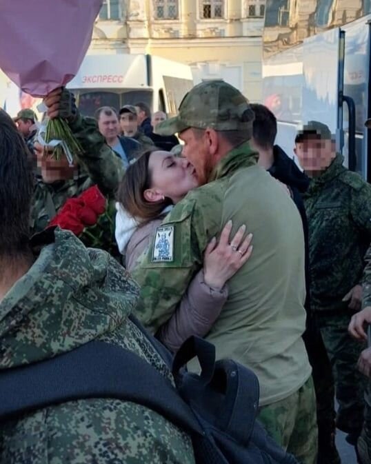 Новости сво 05.03 24. Мобилизация фото. Солдат вернулся домой. Солдаты в наши дни. Родные военных.