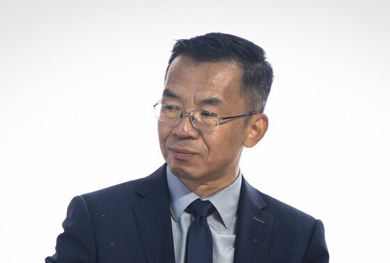    Посол Китая во Франции Лу Шае