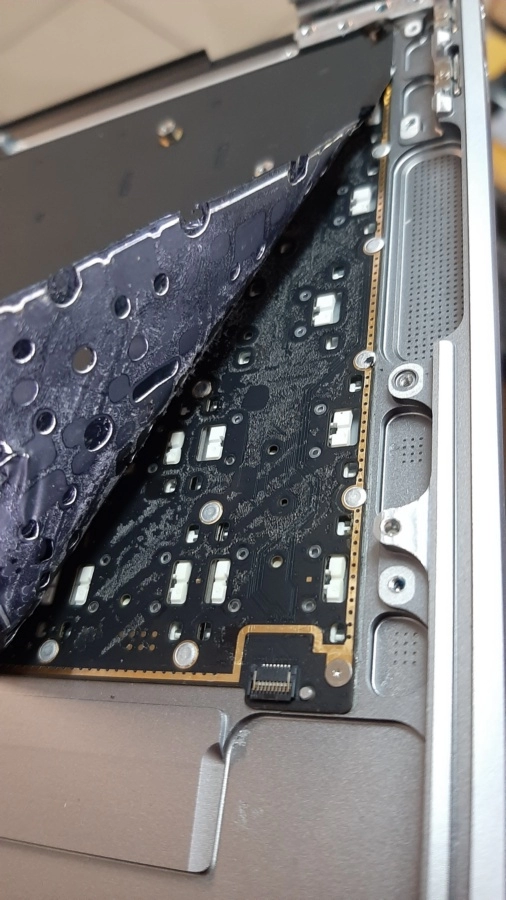 Эпичное воскрешение утопленного Macbook Air 13 | Мастерская Chipmaster ...