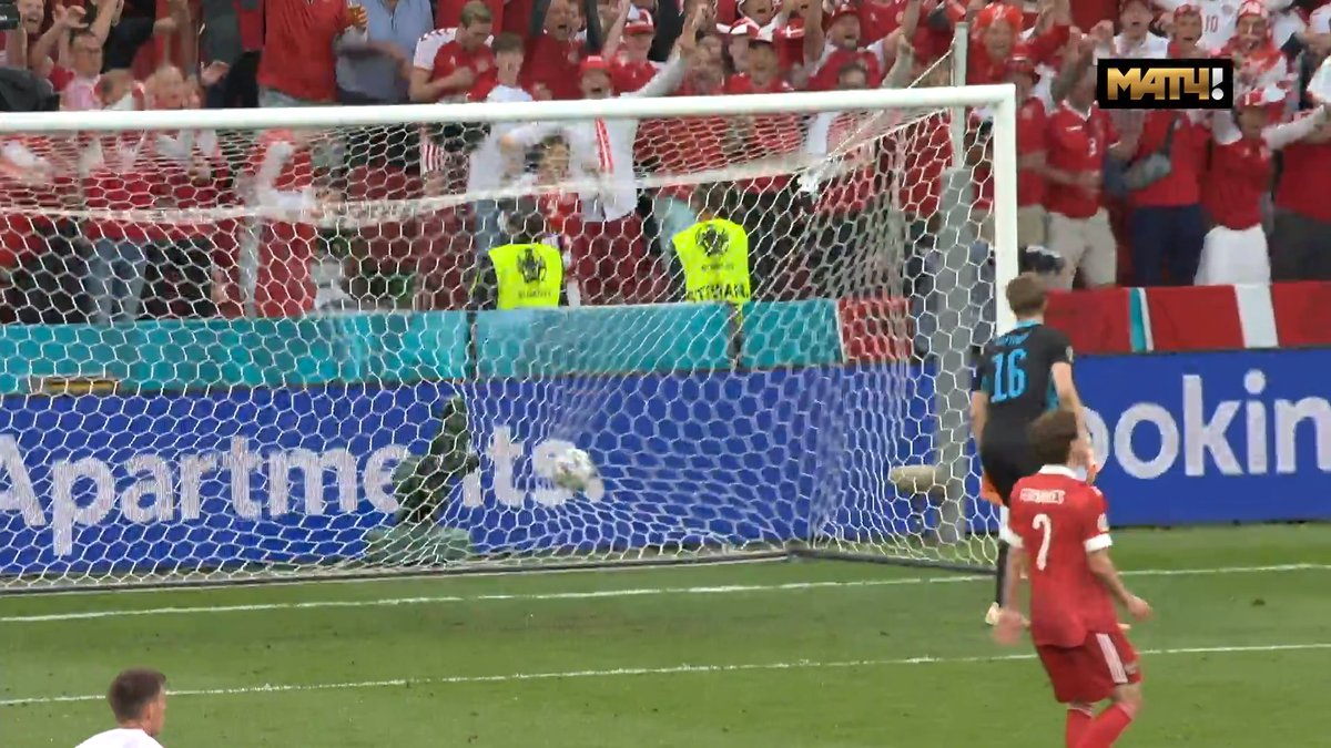 Была ли ошибка вратаря, когда Сафонов даже не попытался прыгнуть на удар Дамсгора? Фото с сайта twitter.com