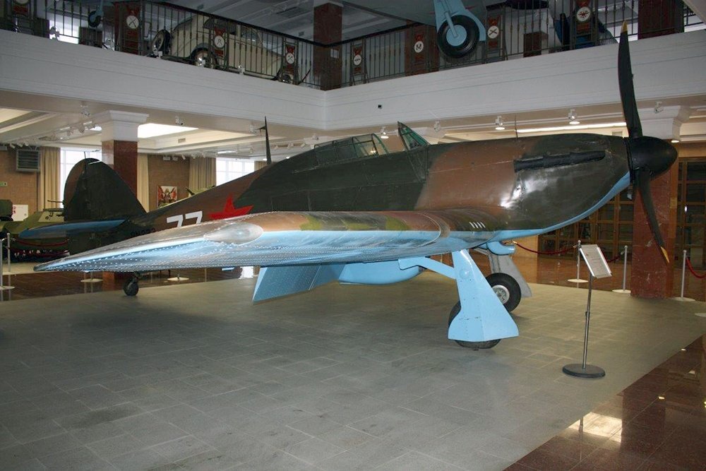 Истребитель Hawker Hurricane в музее военной техники в Верхней Пышме