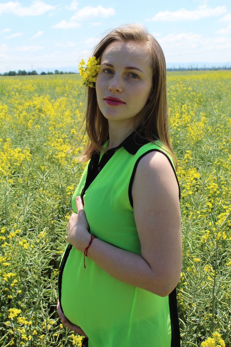 24-28 недель (6-7 мес.) аккуратный по форме животик.