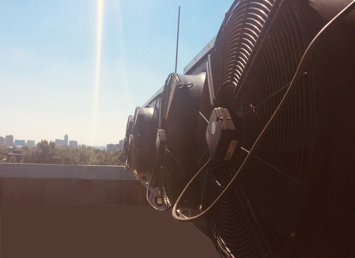 Радиаторы и вентиляторы сплит-системы кондиционеров Stulz в ЦОДе Тушино (ITSOFT)