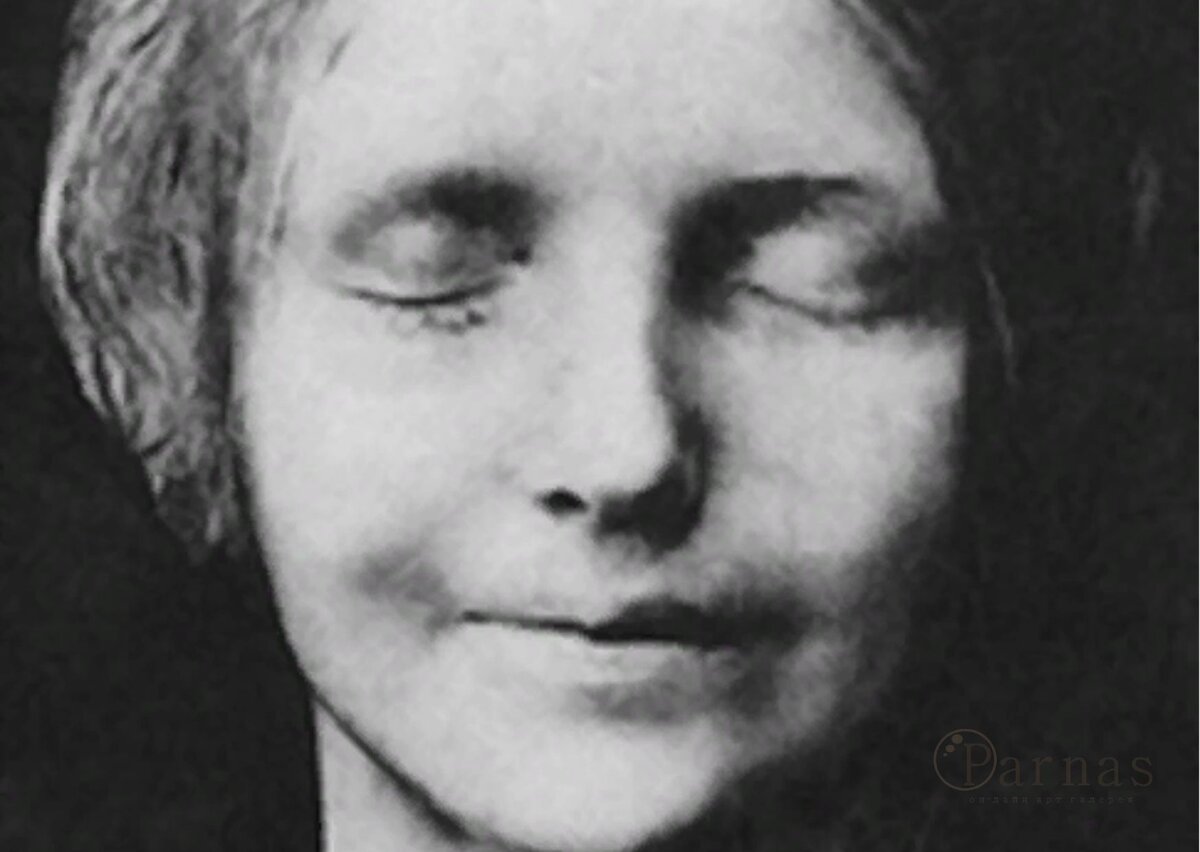 "Незнакомка из Сены". Материалы свободных источников