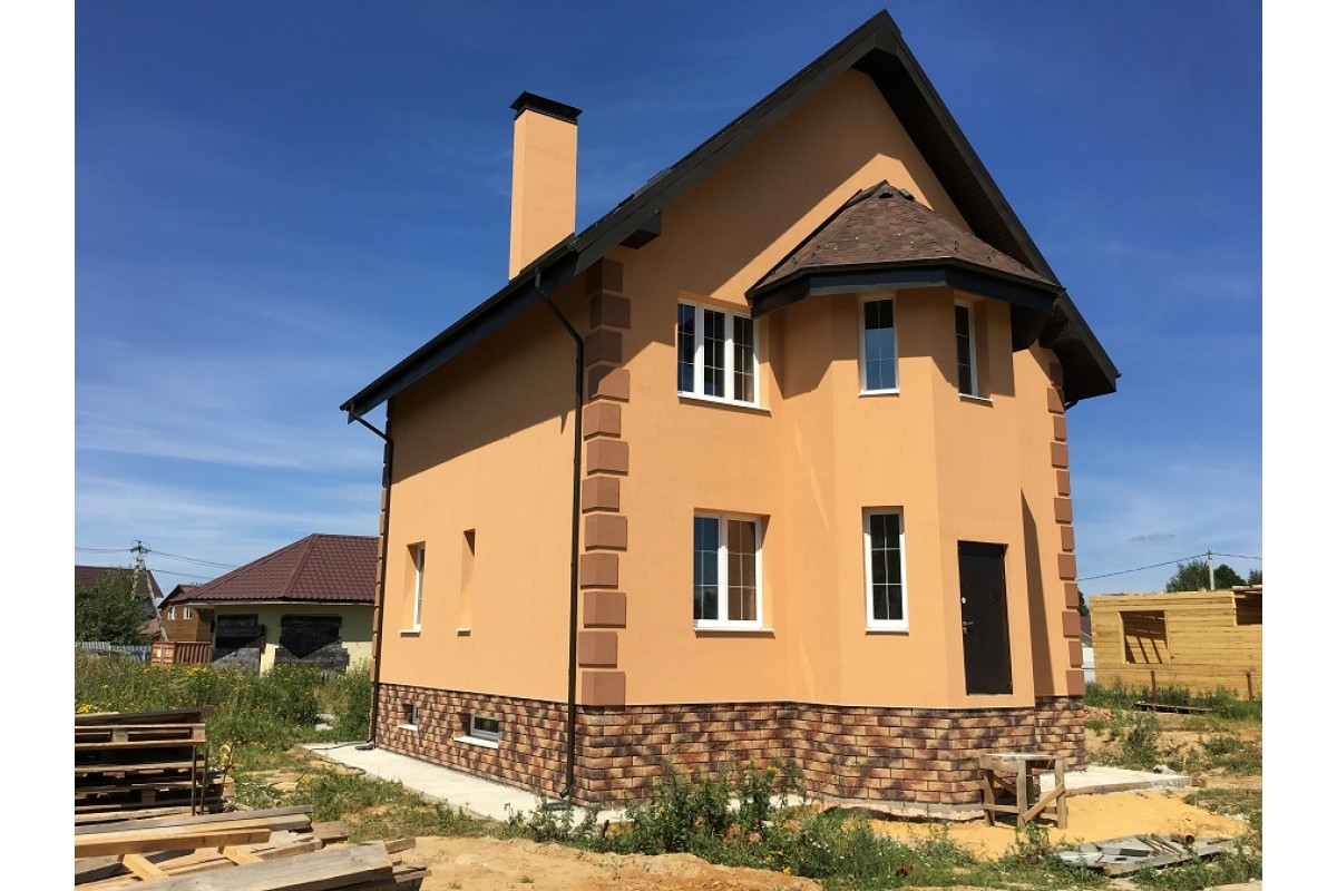 Окрашенный дом из бетона. Фото из сервиса Яндекс.Картинки