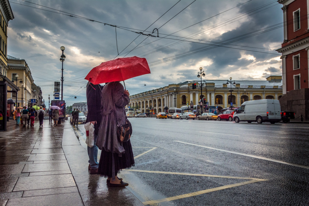 Каким будет лето 2024 года в спб. Санкт-Петербург дождь. Дождливый Питер. Дождь в Питере. Холодное лето Петербург.