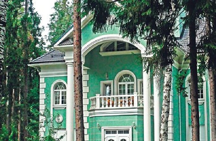 Трехэтажный дом Юрия Антонова. | Фото: domzamkad.ru.