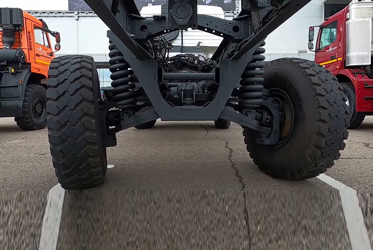 Необычный КАМАЗ 4х4 на независимой пружинной подвеске с задними ...