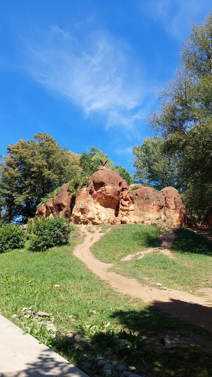 Орел на Красных камнях