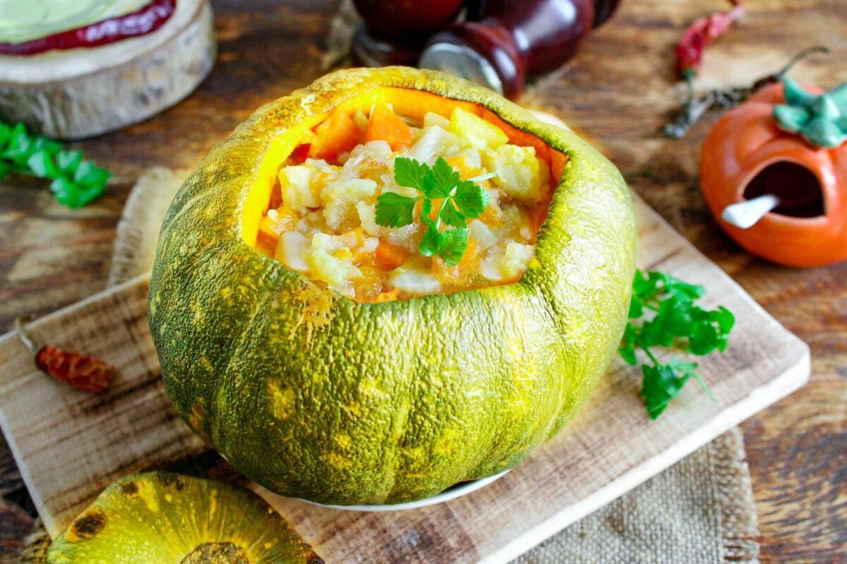 Вкусная тыква. Тыква фаршированная в духовке. Тыква фаршированная овощами. Фаршированная тыква тыква в духовке. Фаршированные круглые тыквы в духовке