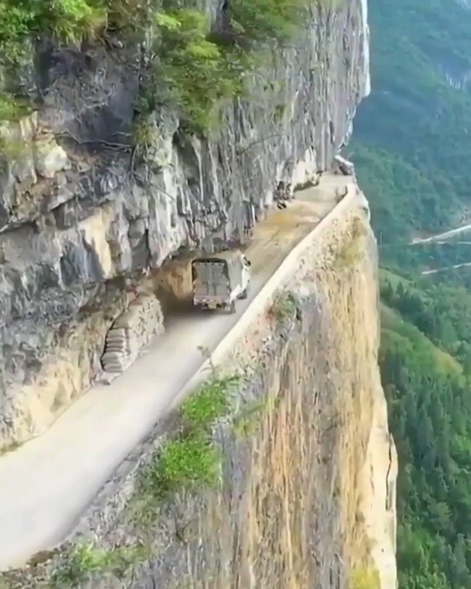 Горный тоннель Гуолян в Китае