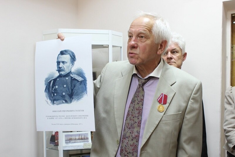 А.Л. Столетов выступает на конференции  во Владимире