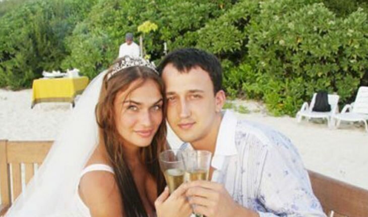 https://uznayvse.ru/znamenitosti/biografiya-alena-vodonaeva.html. Водонаева и Малакеев.