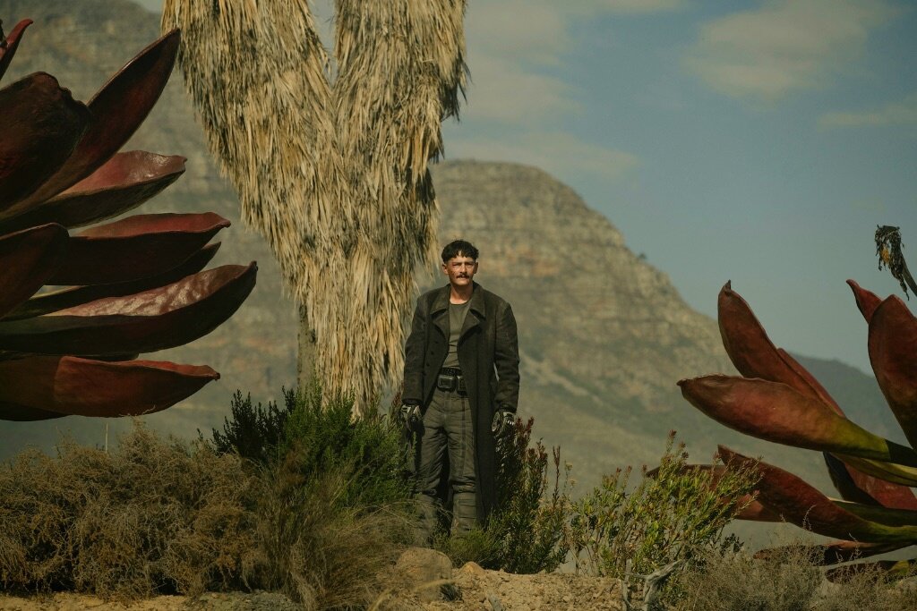 Кадр второго сезона сериала «Воспитанные волками» от HBO Max