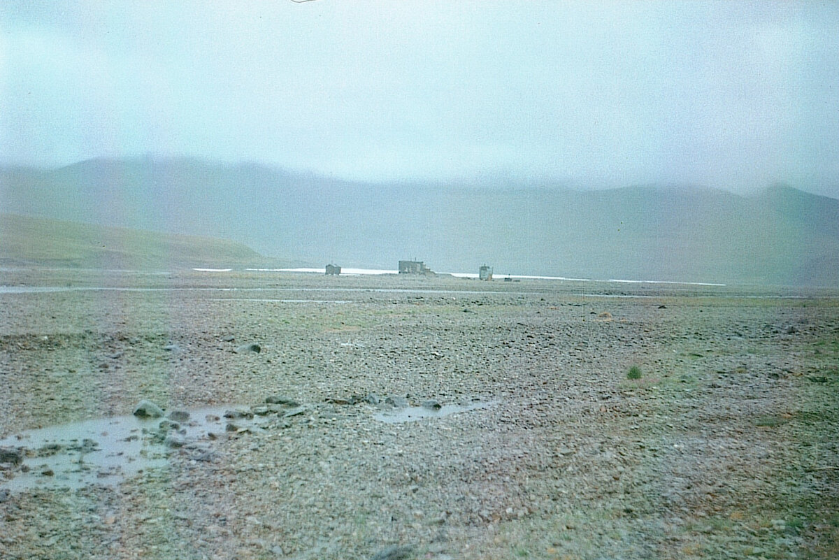 Лагерь участка Капелька в тумане