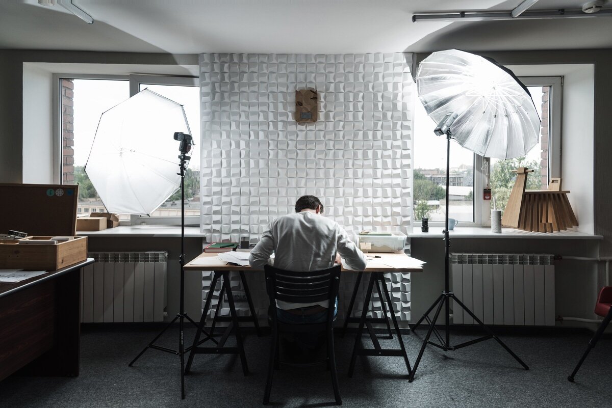 Ярослав Мисонжников за чертежами