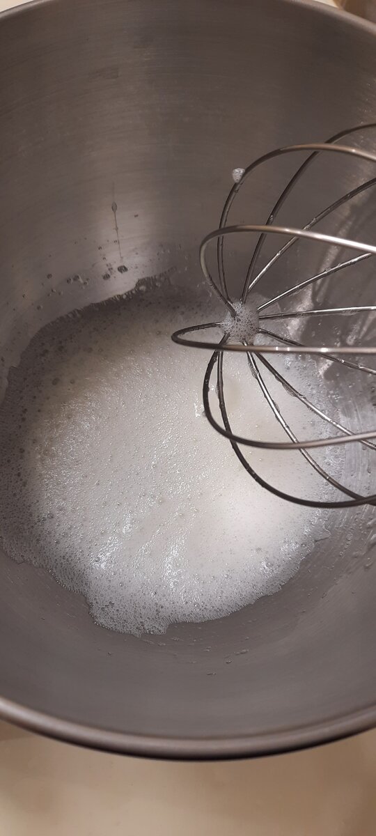 Похожих на пивную пену .