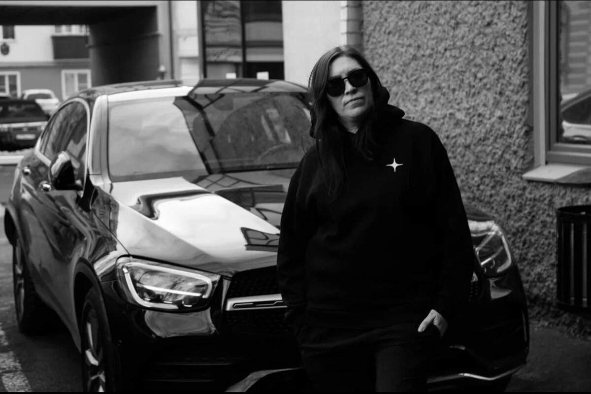 Народ, поддерживайте! На бензин не хватает)