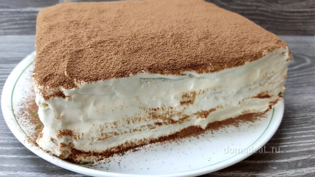 Молочно бисквитный торт с кремом из маскарпоне и сливок