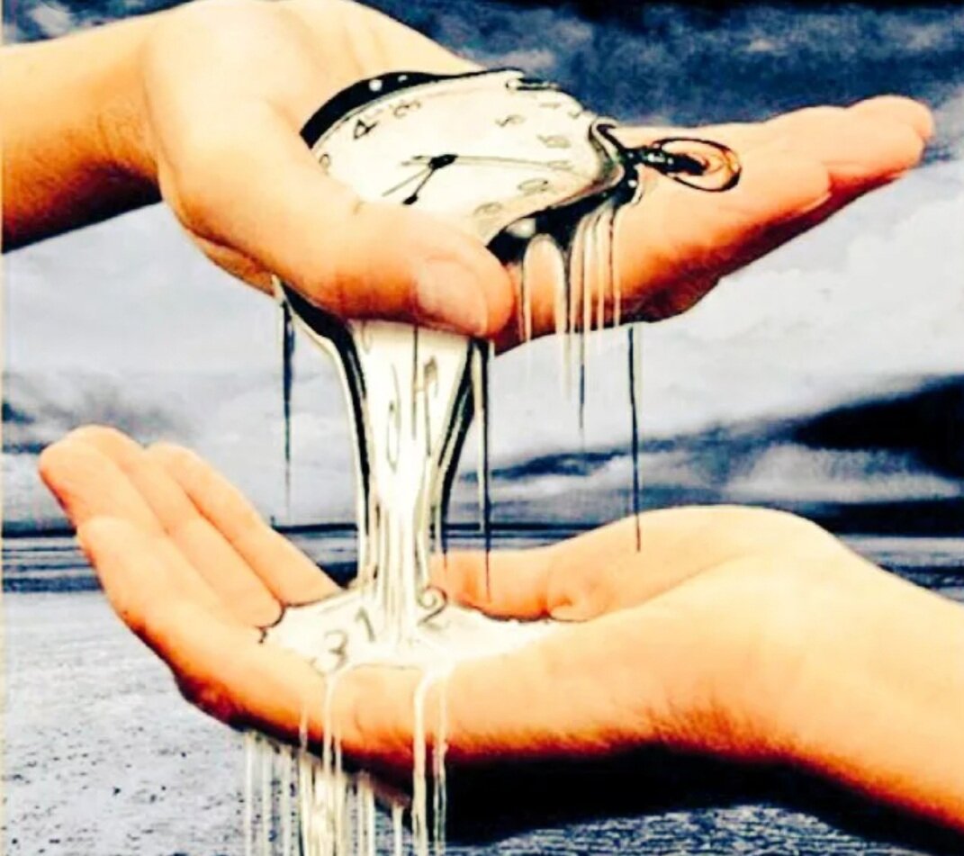 Время, а с ней и жизнь протекают "сквозь пальцы"