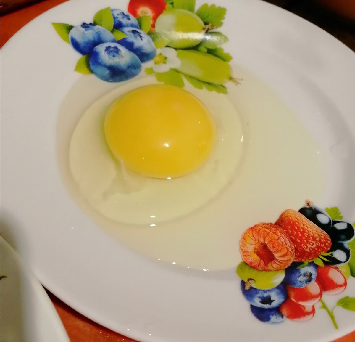 Это яйцо от своих кур