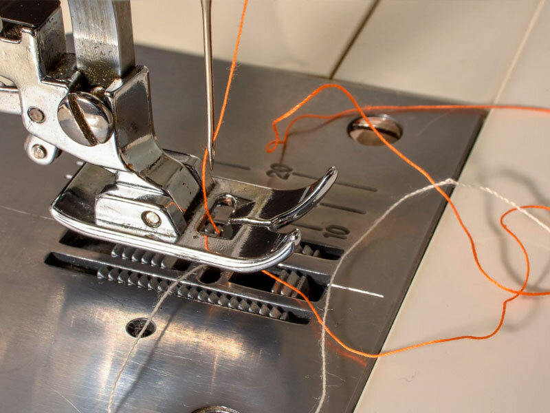 натяжитель верхней нити промышленной швейной машинки. швейная машинка пмз регулятор натяжения верхней нитки,. чайка 2 натяжитель верхней нити. швейная машинка пмз схема заправки верхней нити. заправка верхней нитки в швейной машине.