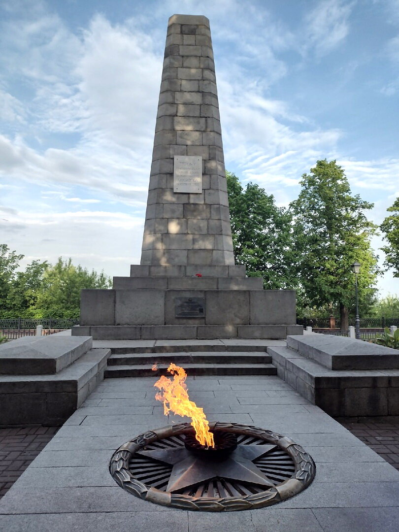 Обелиск в память о погибших красноармейцах