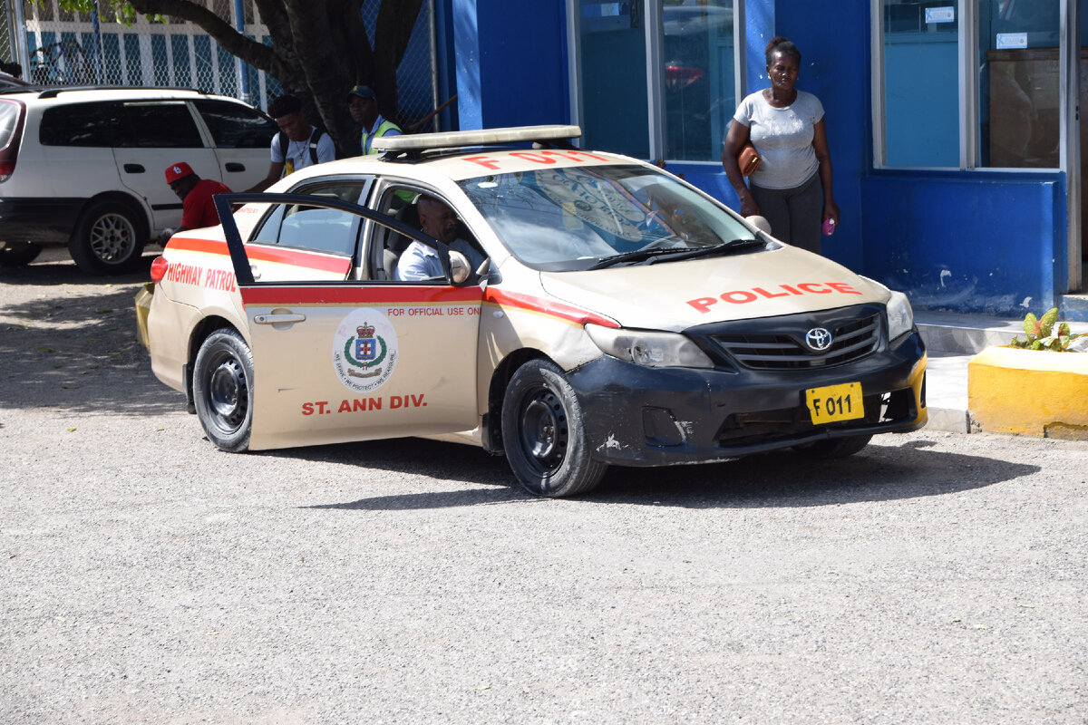 Полицейский автомобиль на Ямайке. Фото: Wikipedia
