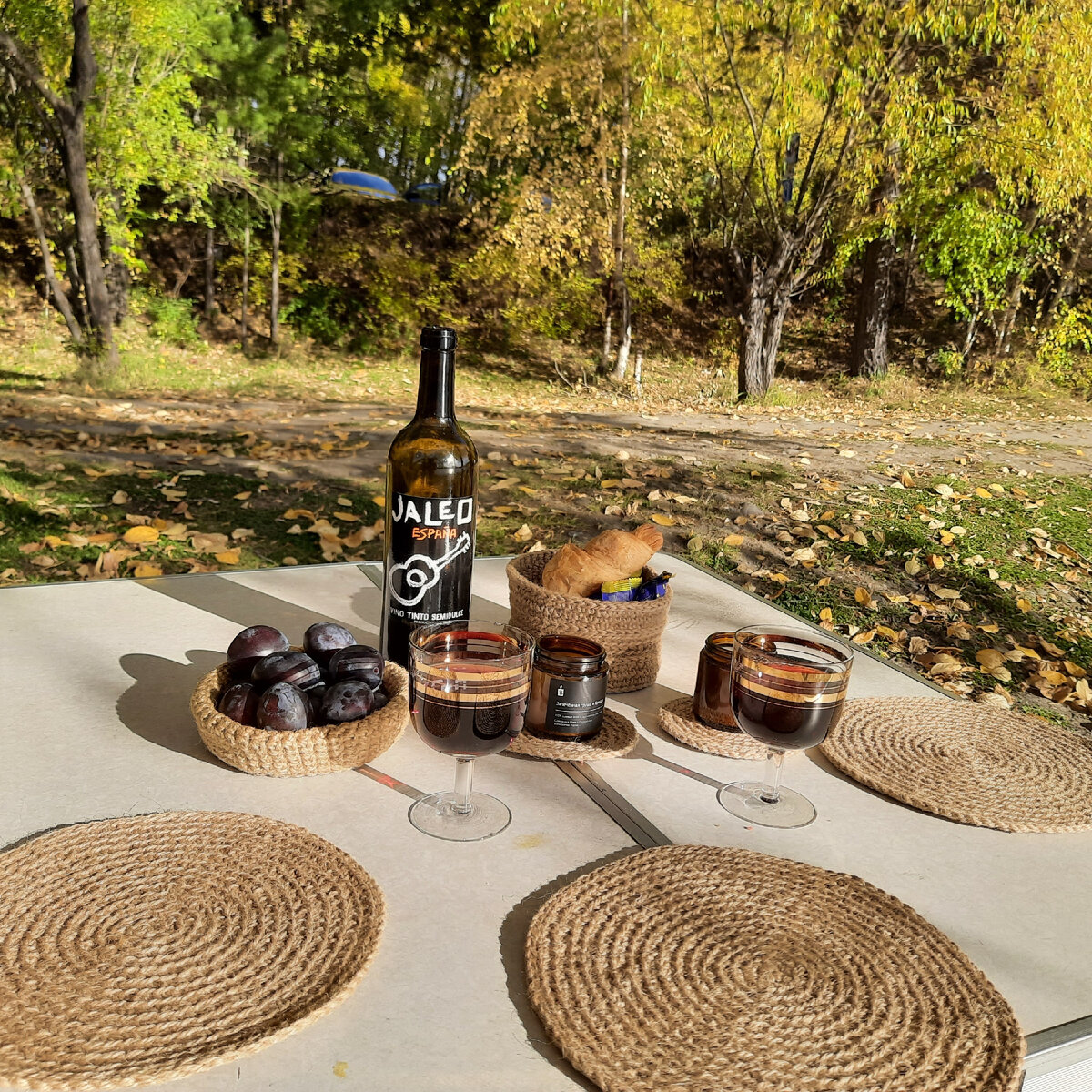 Салфетки  для сервировки!

не только дома на праздник, а и на пикнике🤩

#марафонsofistyl,#марафонsofistyleдень29,#праздник,#пикник,#отдыхнаприроде ,#осеньвсибире ,#уютвдоме ,#семьярядом ,#сервировкастолаидея ,#осень2022 ,#джутовыйдекор ,#джутнакухне ,#джутуют  #декорсвоимируками ,#связаноназаказ ,#связанослюбоыью ,#связанонабайкале ,#джутдлядомаисемьи