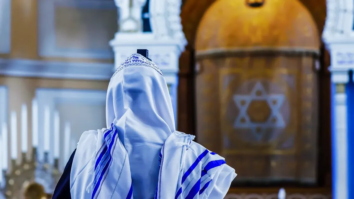 талит равина. иудеи йом киппур. ему молятся иудеи 4. левиты иудаизм. иудаизм «иудейская религия».