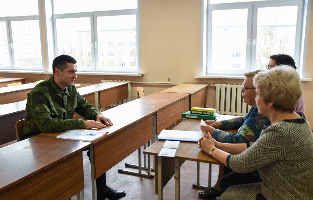 Мстислав Князев на экзамене