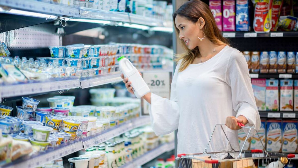    Ассоциация «Руспродсоюз», куда входят производители и поставщики продуктов, обратились в Министерство промышленности и торговли с просьбой ослабить требования к сроку годности некоторых товаров.