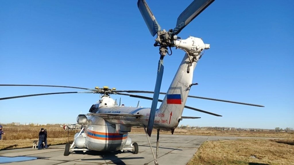     Вертолёт МИ-8 выполнил авиаразведку в Вяземском районе, в зоне проведения поисковой операции.