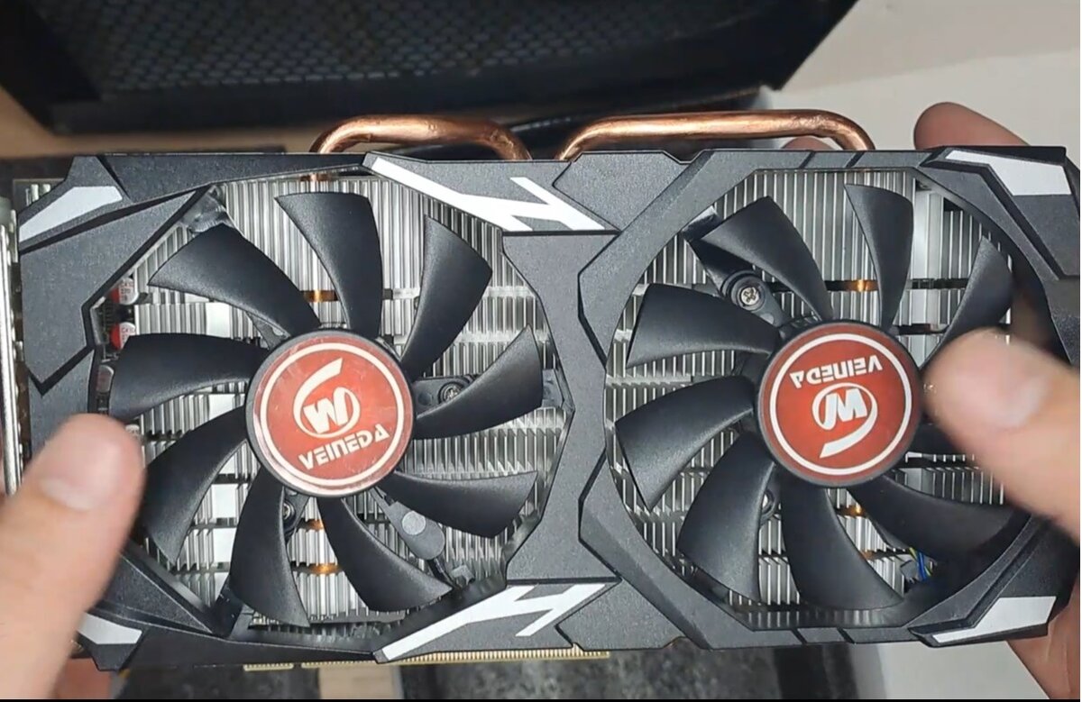 Рх 580 8 гб. RX 580. Порт видеокарты RX 580 8gb. Компаунд на видеокарте RX 580. RX 580 8 серая.